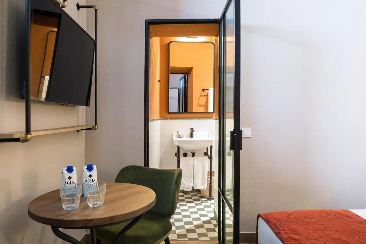 The Honest Hotel & Apartments Sevilla