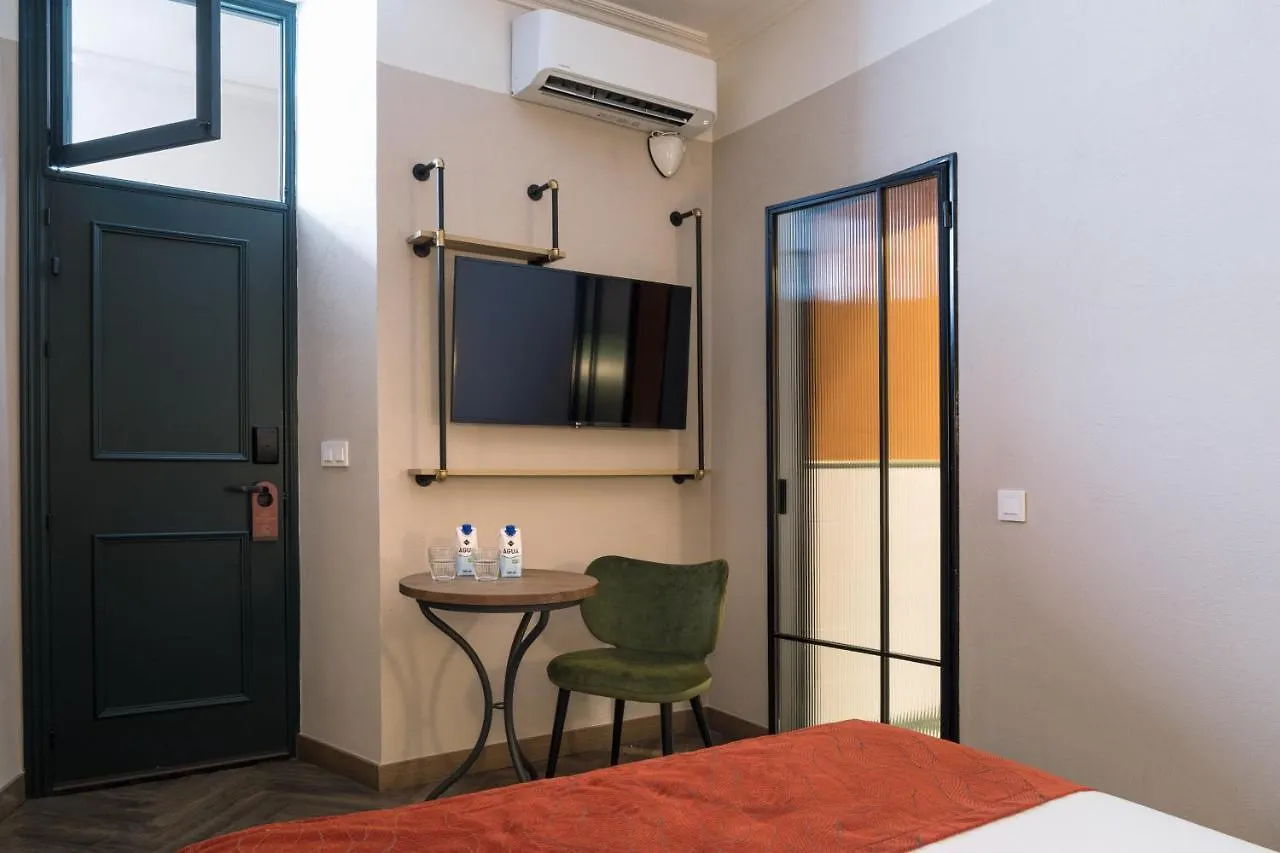 The Honest Hotel & Apartments Sevilla