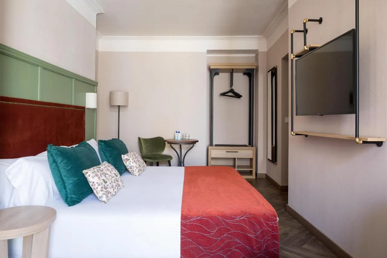 The Honest Hotel & Apartments Sevilla