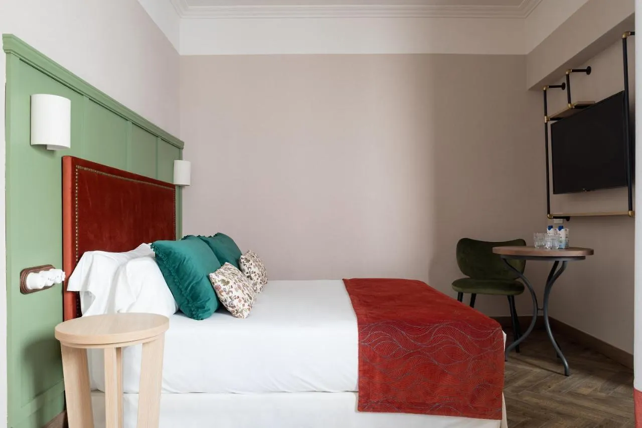The Honest Hotel & Apartments Sevilla