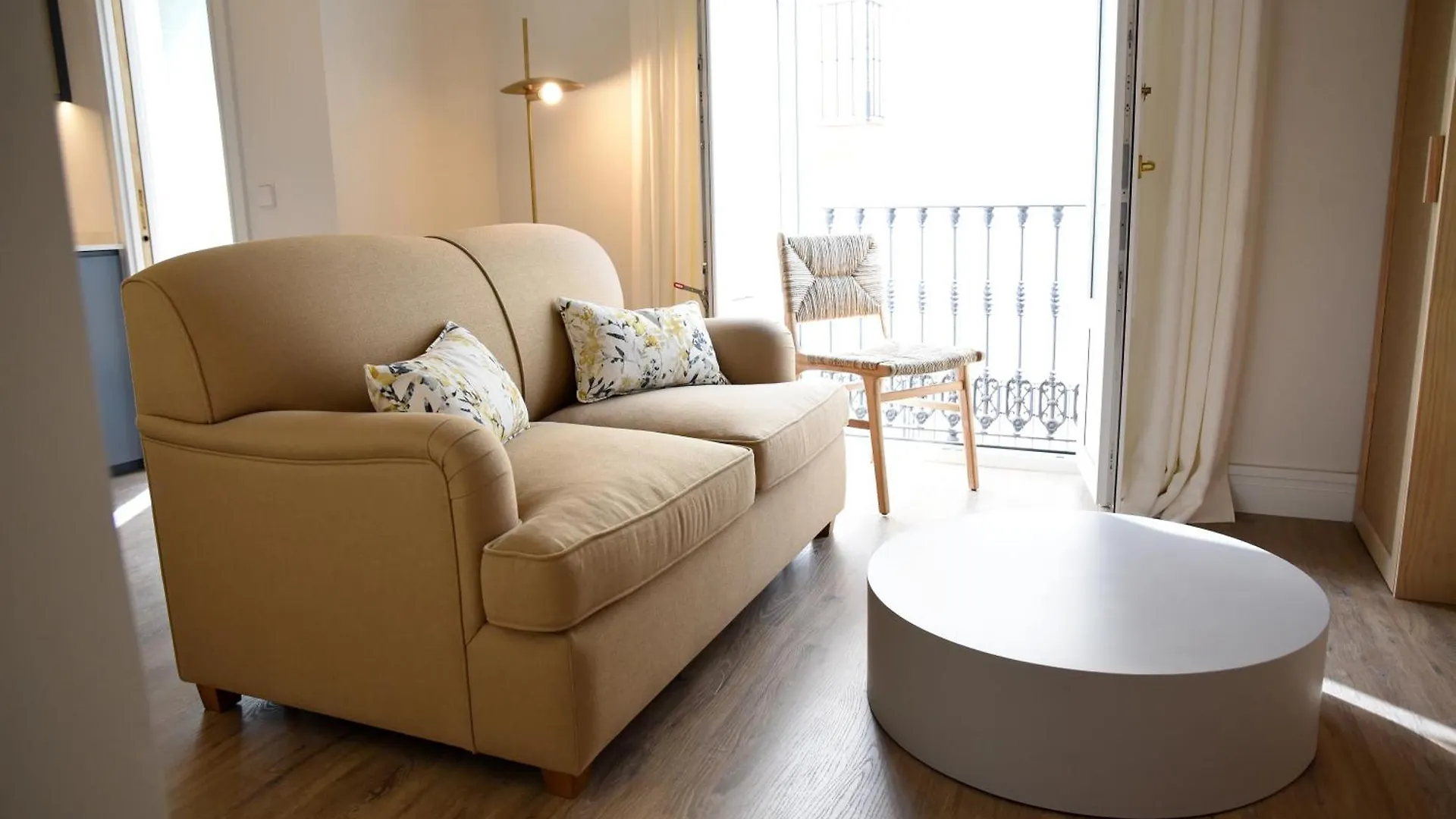 The Honest Hotel & Apartments Sevilla