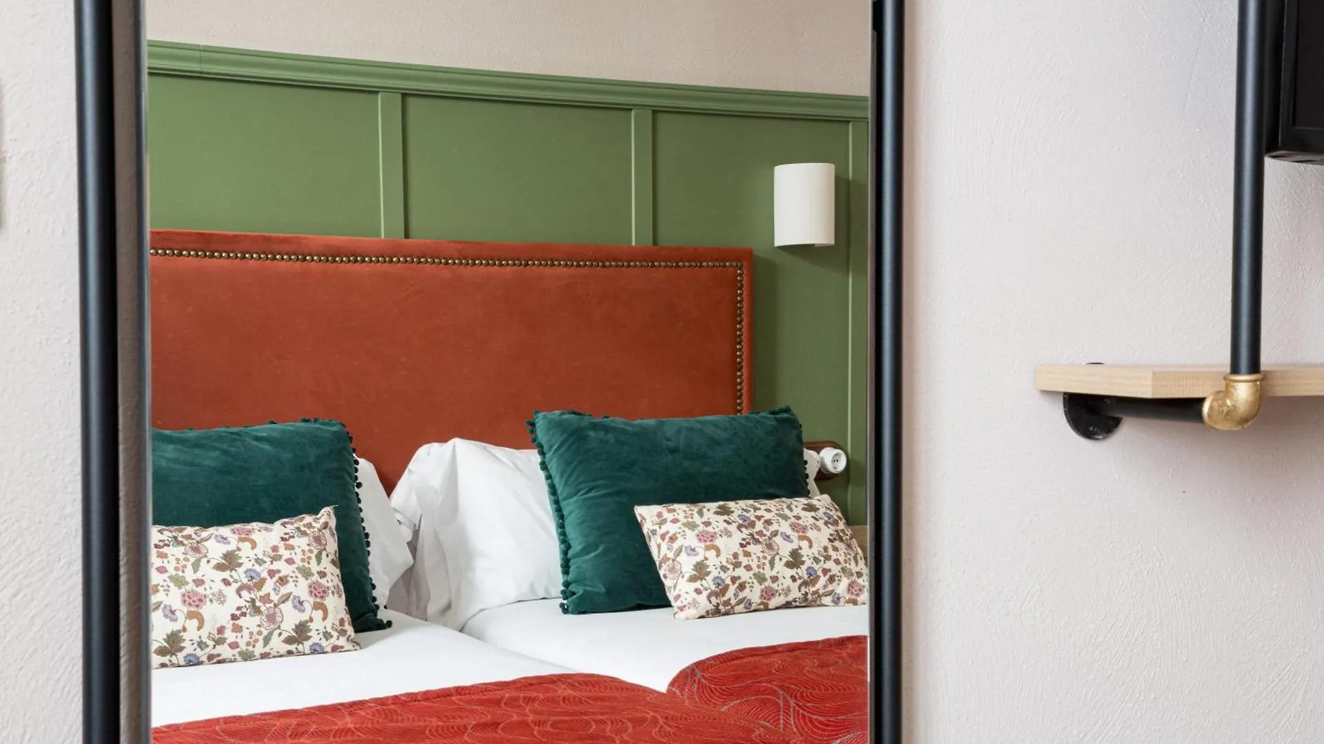 The Honest Hotel & Apartments Sevilla