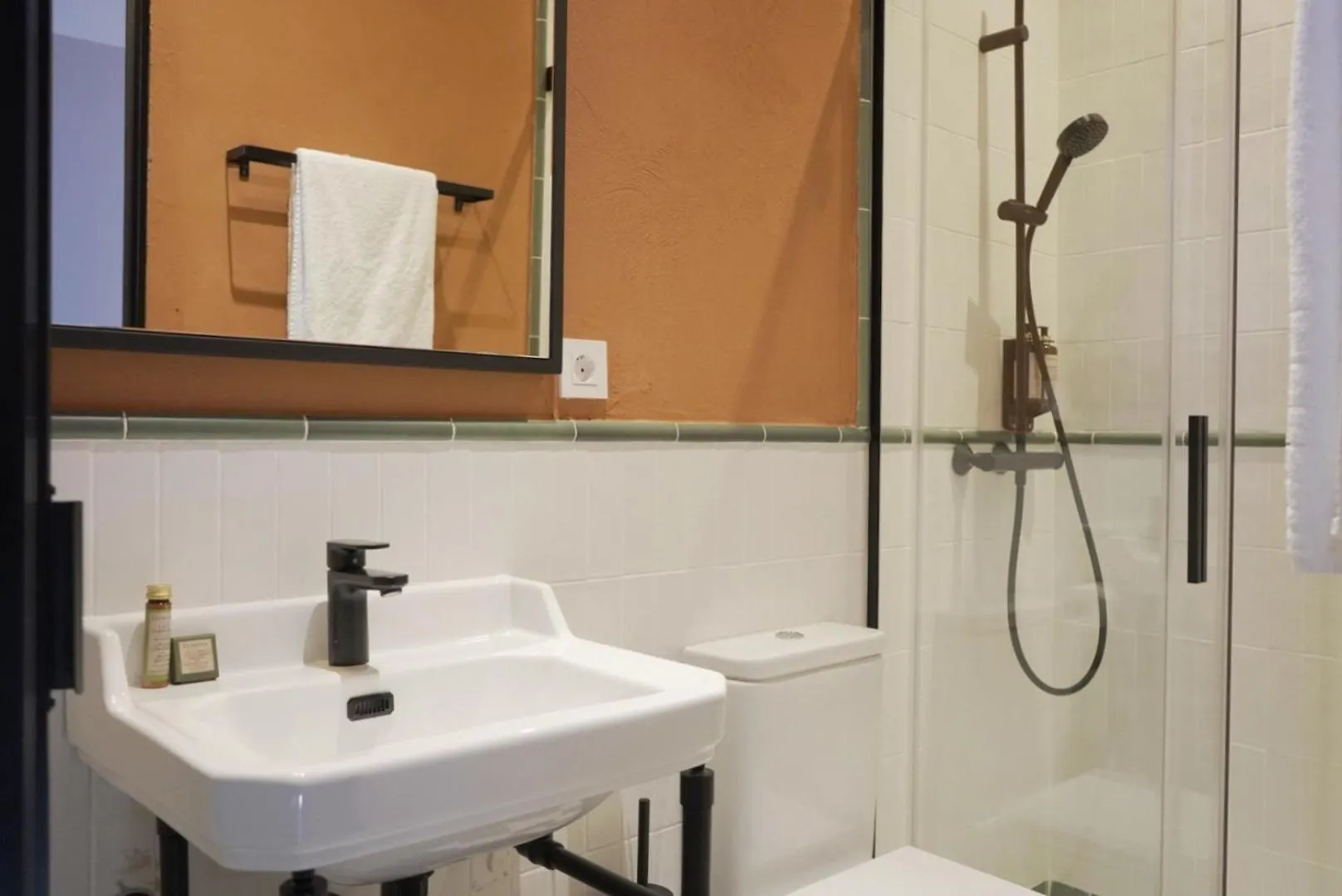 The Honest Hotel & Apartments Sevilla