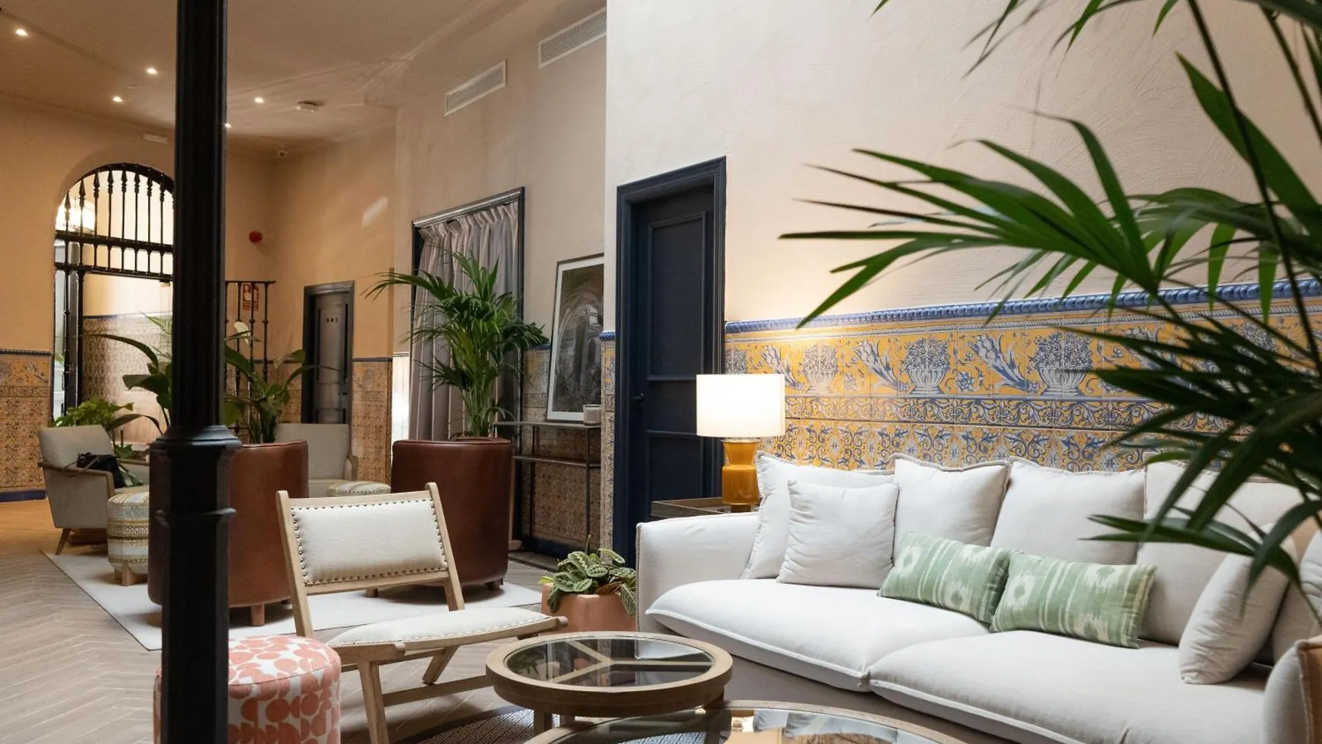The Honest Hotel & Apartments Sevilla