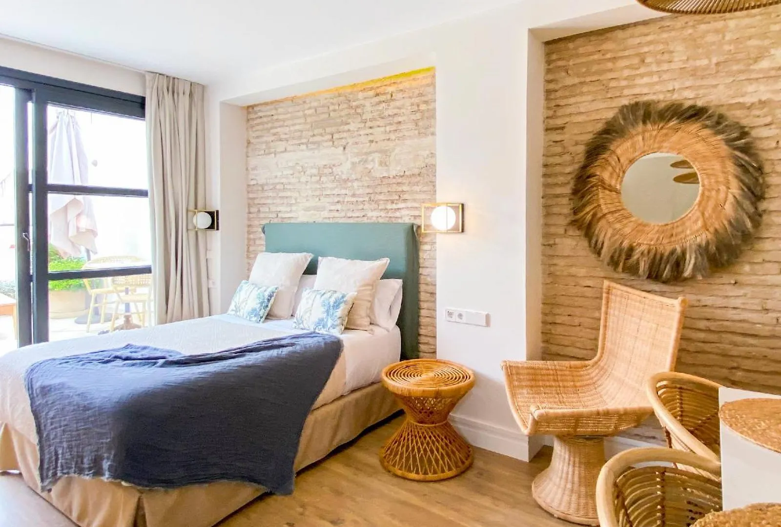 The Honest Hotel & Apartments Sevilla 4*,