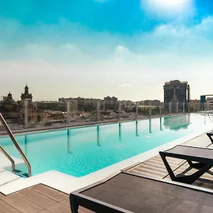 4* Hotell Giralda Center