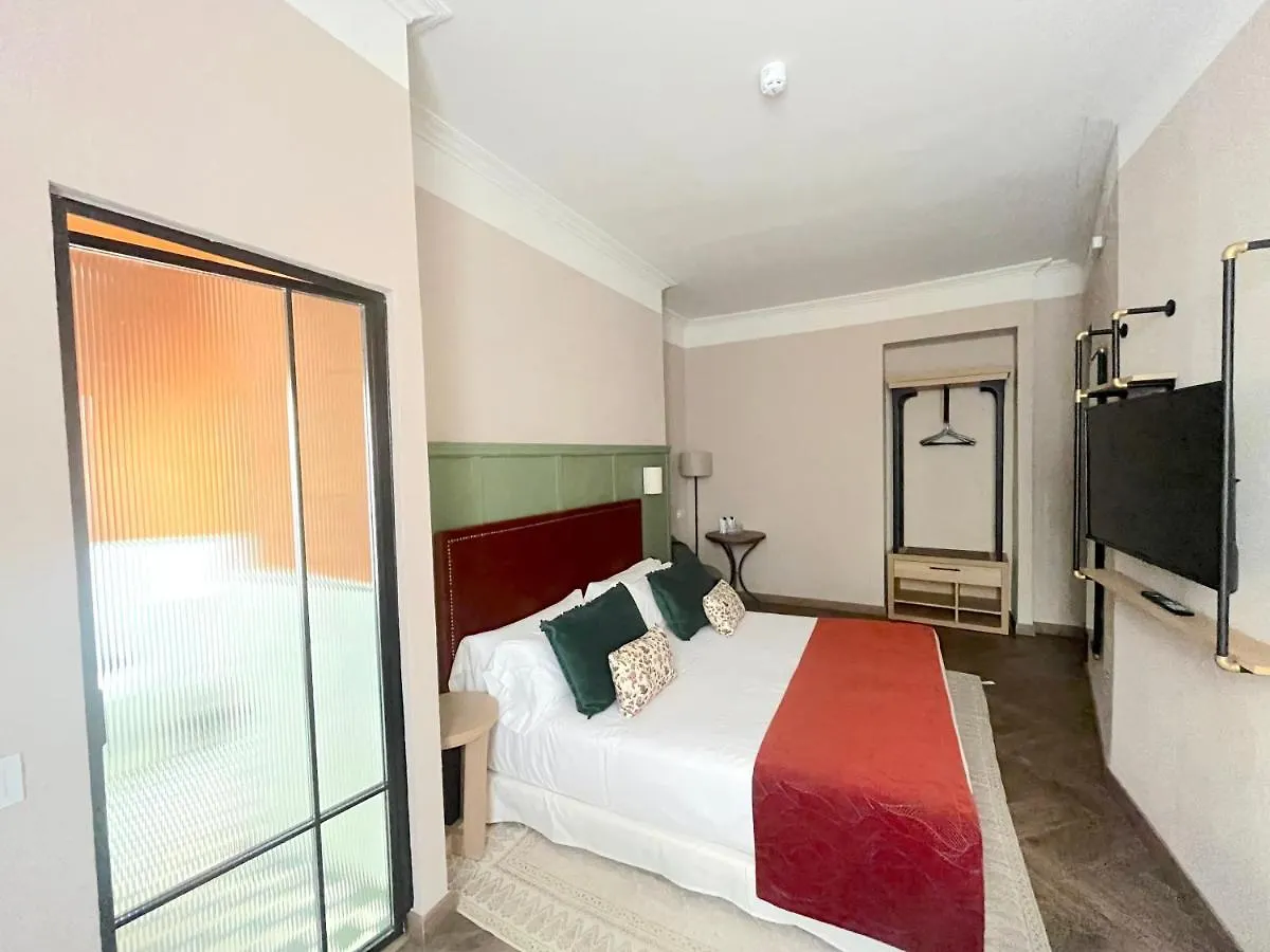 The Honest Hotel & Apartments Sevilla