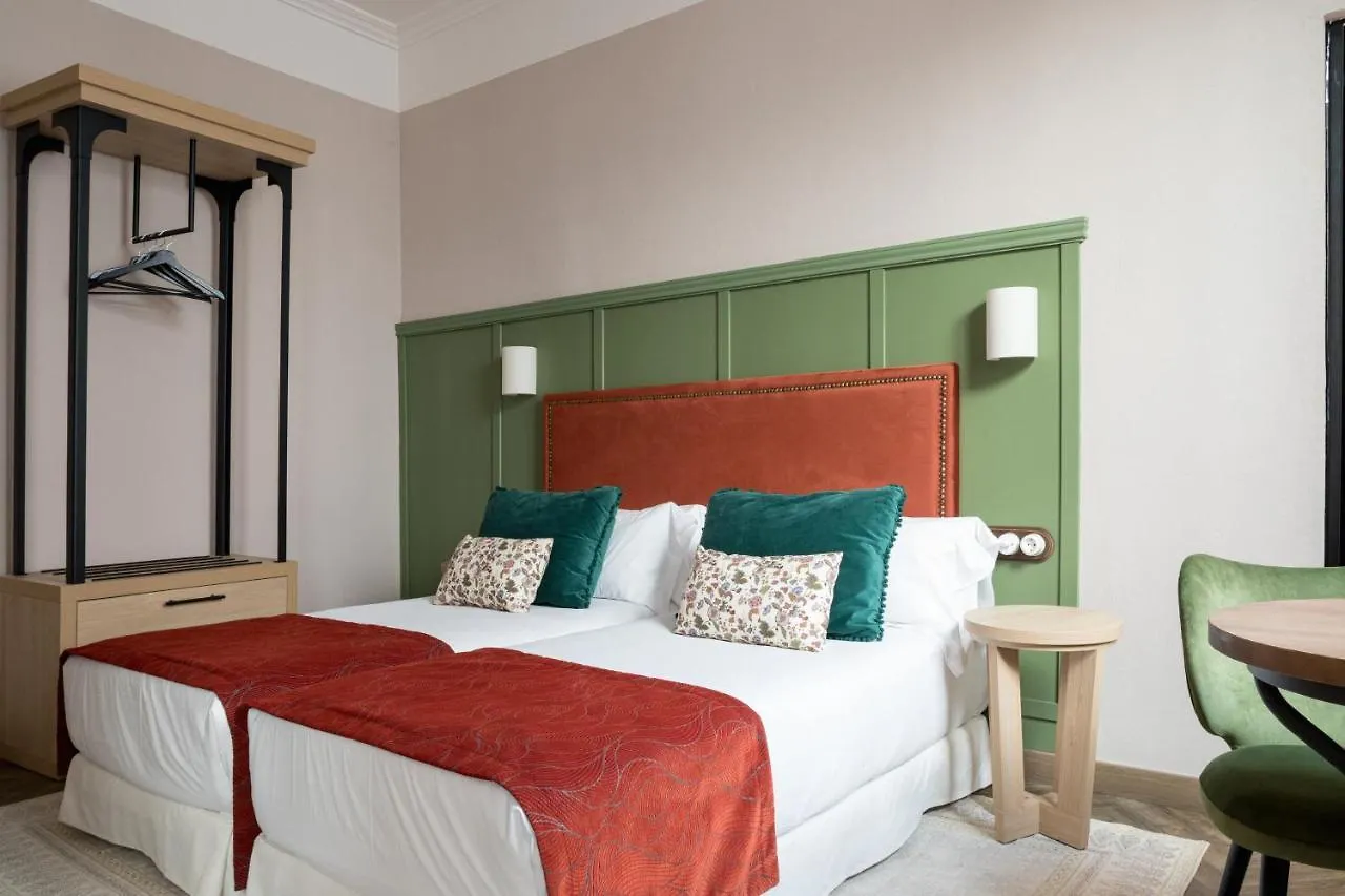 The Honest Hotel & Apartments Севилья