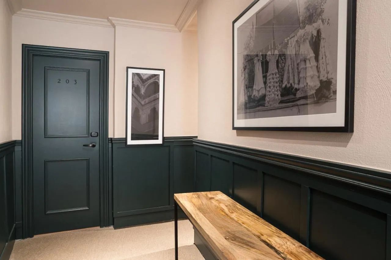 The Honest Hotel & Apartments Севилья Испания