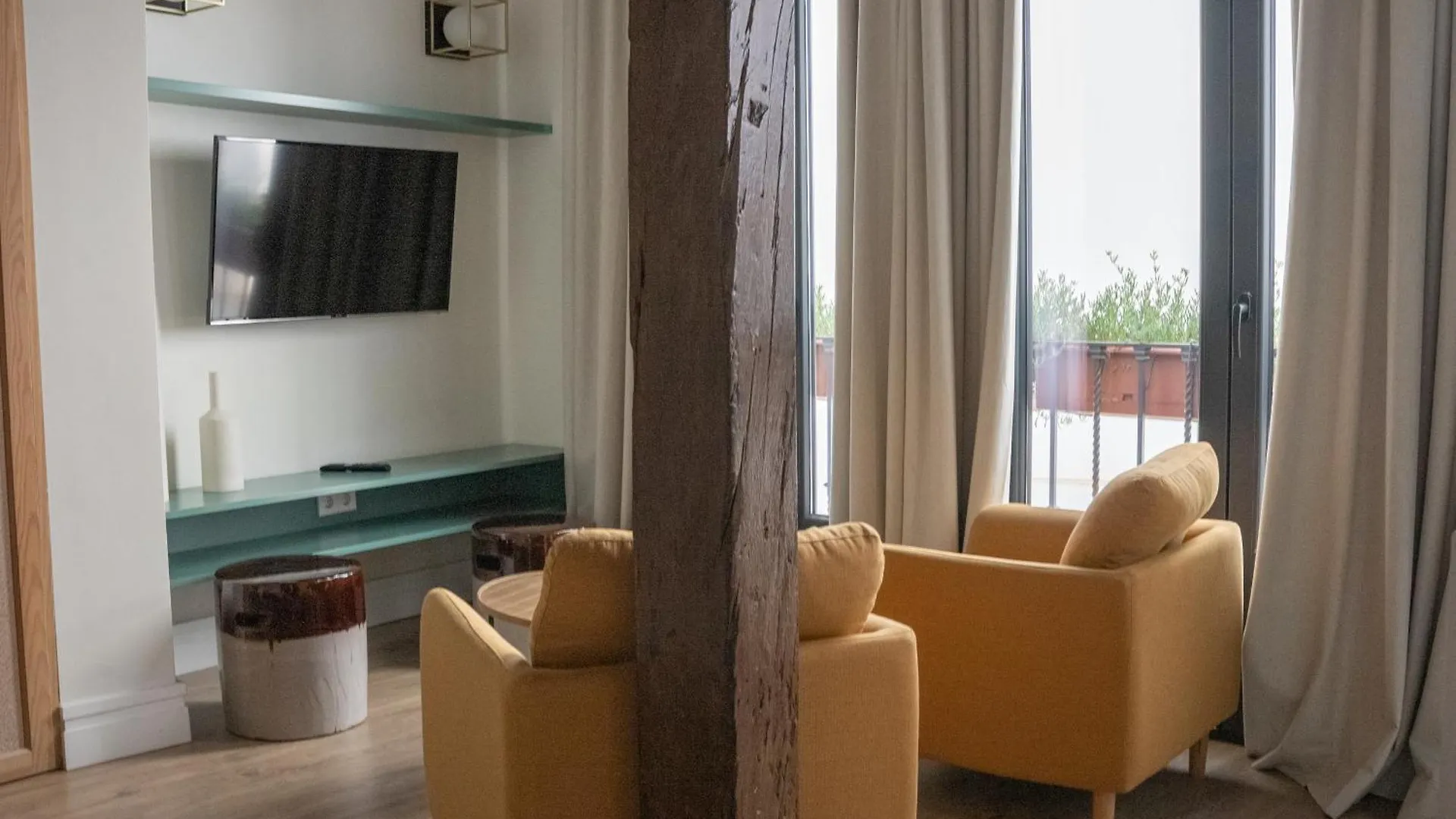 The Honest Hotel & Apartments Sevilla