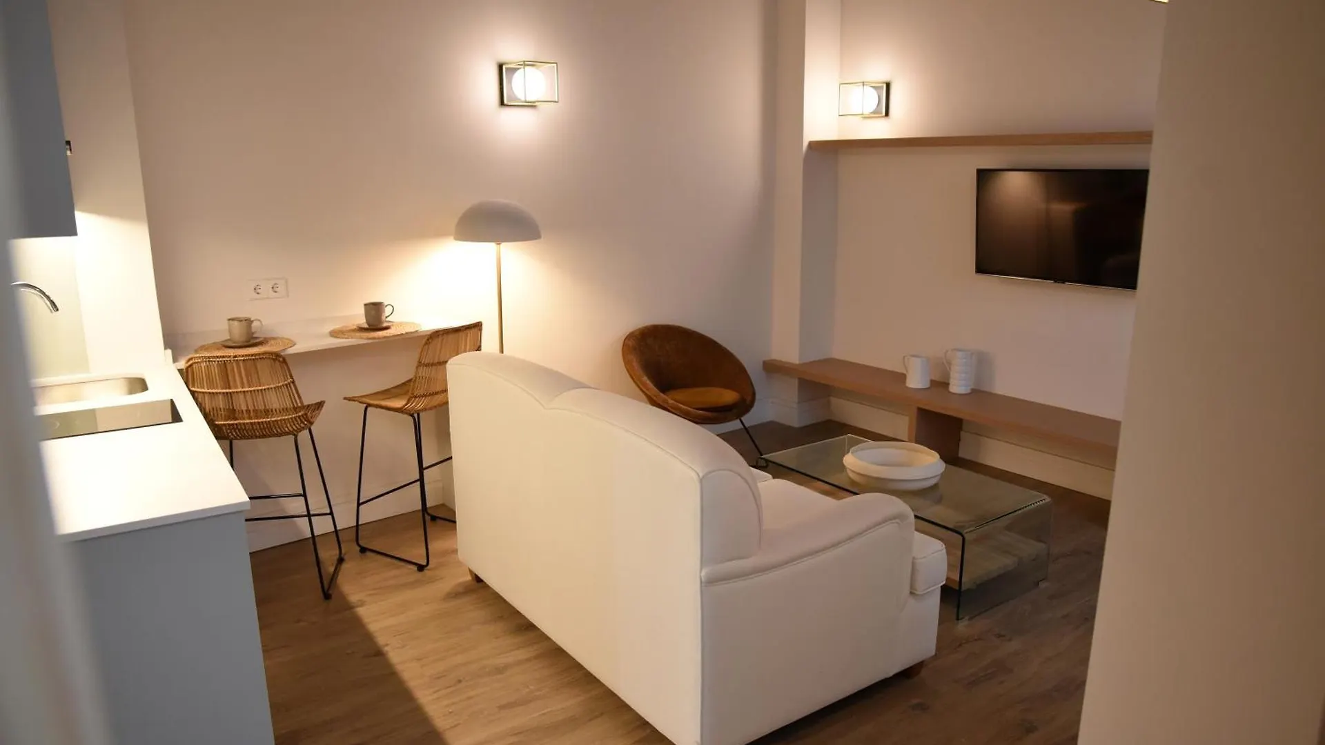 The Honest Hotel & Apartments Sevilla