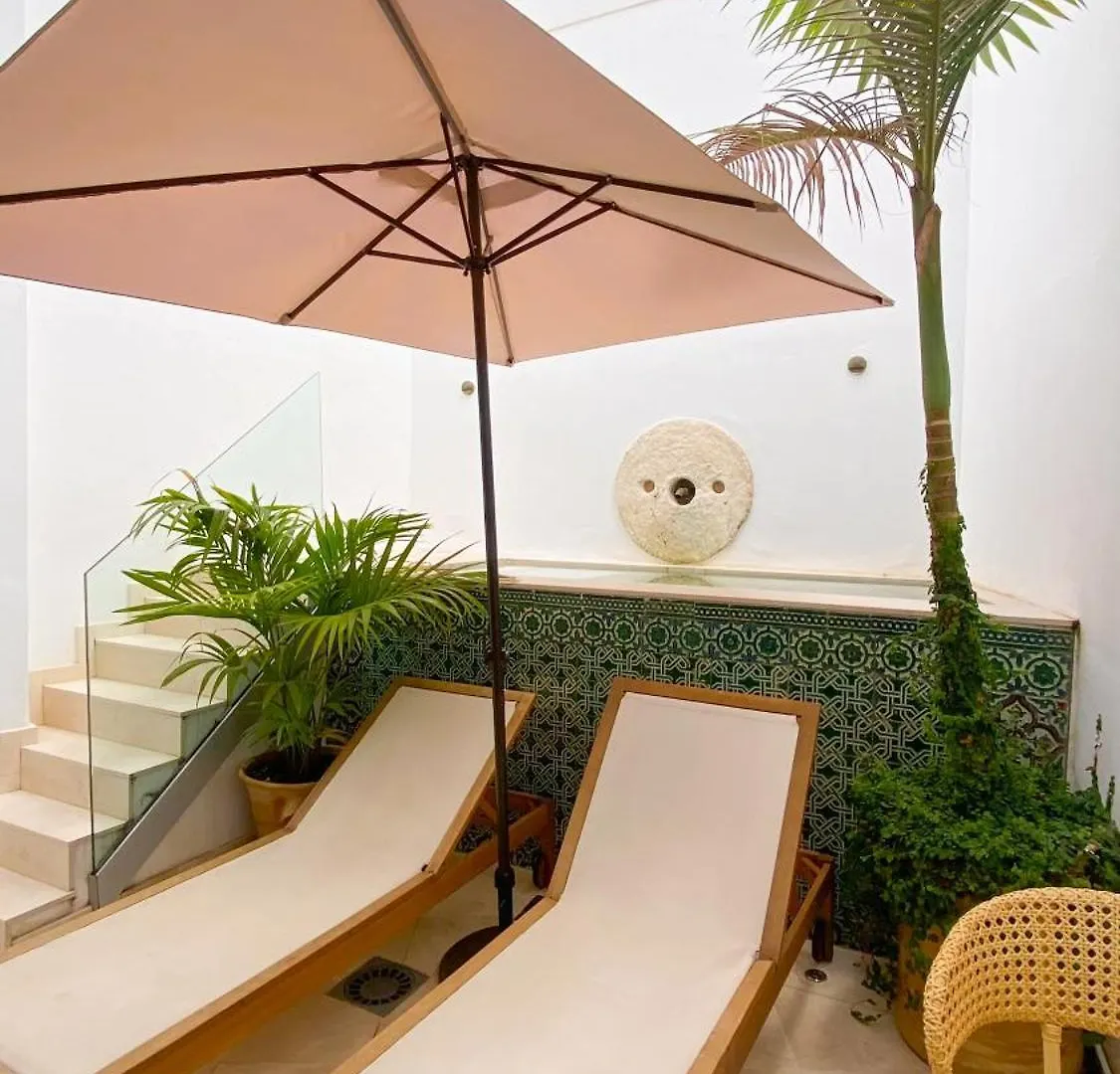 The Honest Hotel & Apartments Севилья