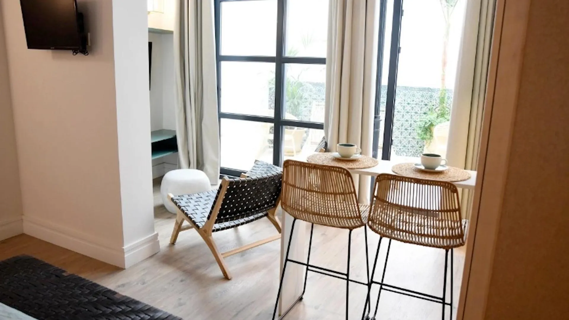 The Honest Hotel & Apartments Sevilla