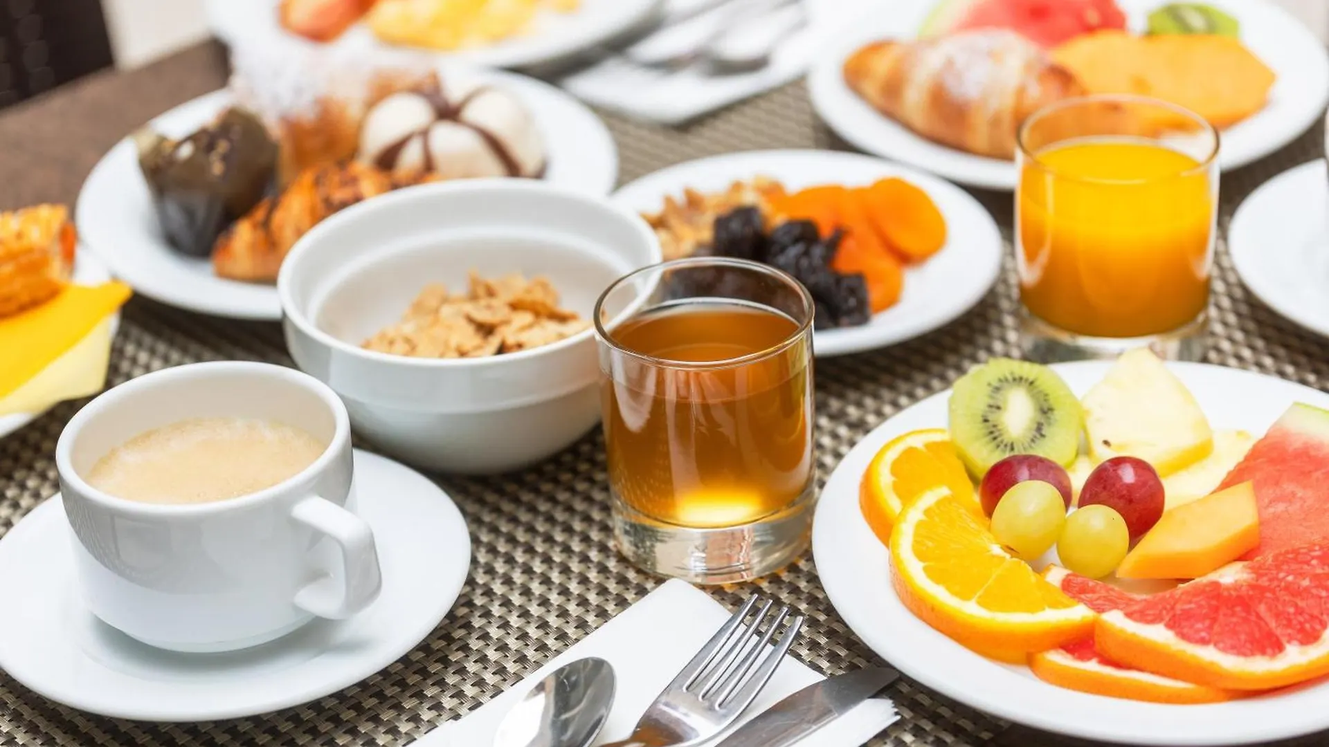 The Honest Hotel & Apartments Севилья