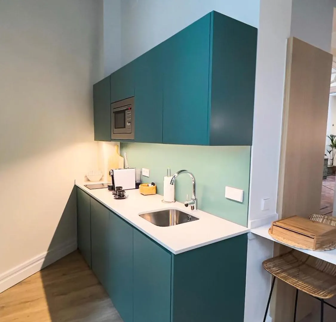 The Honest Hotel & Apartments Севилья 4*,