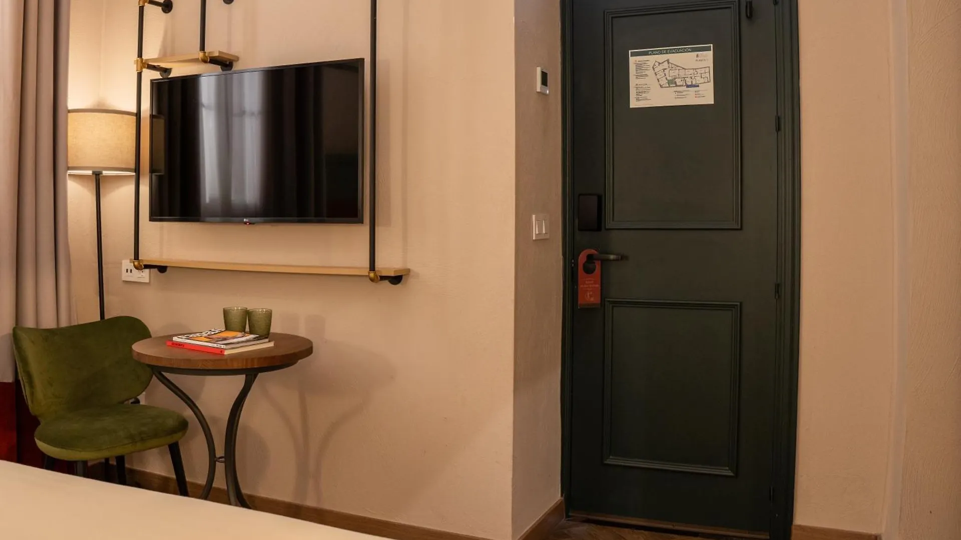 The Honest Hotel & Apartments إشبيلية