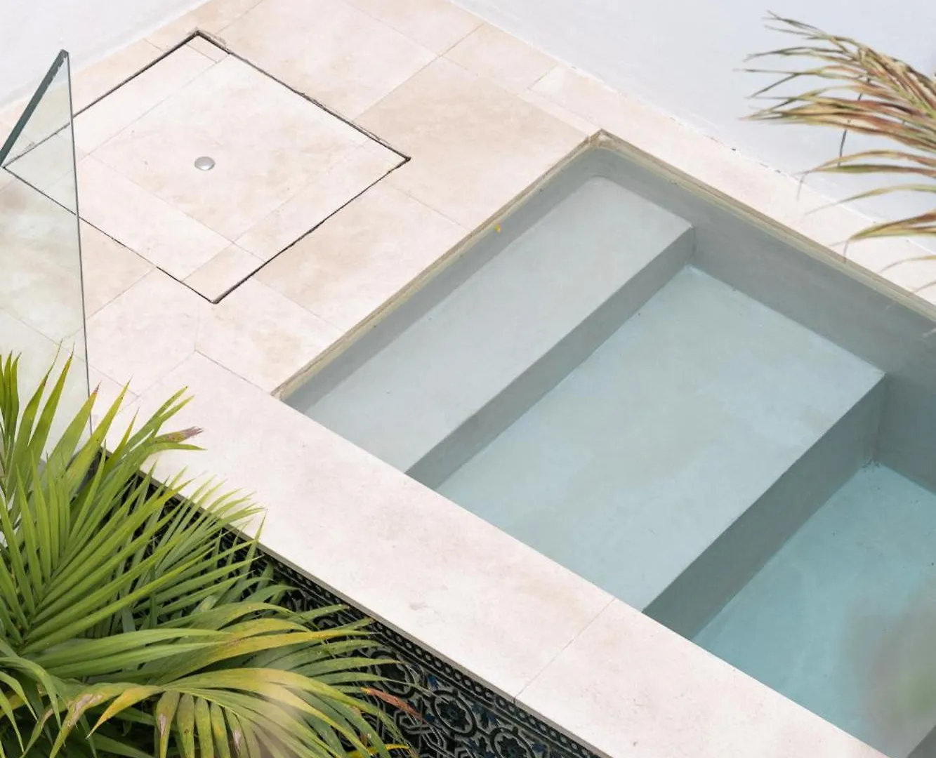 The Honest Hotel & Apartments Sevilla