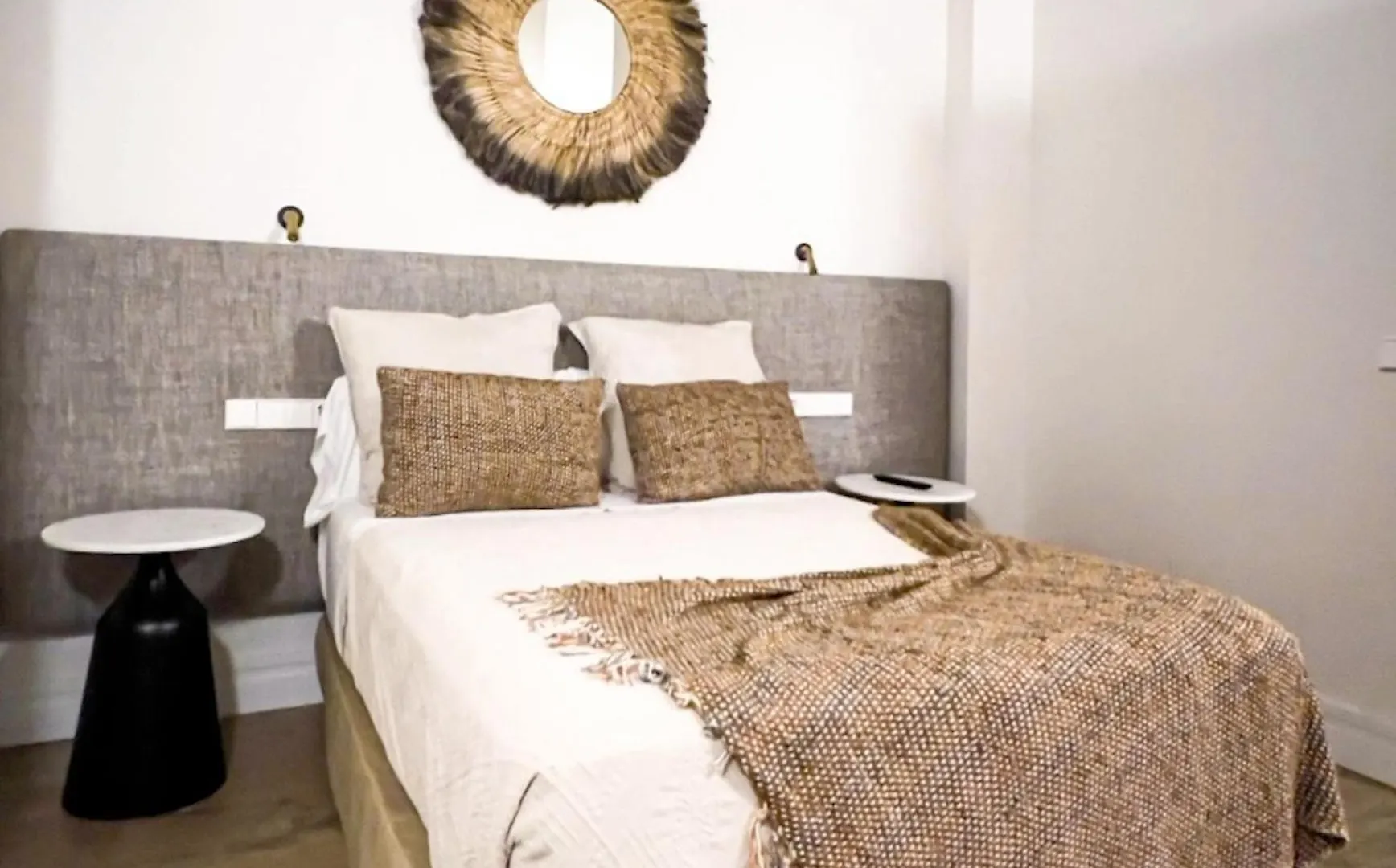 The Honest Hotel & Apartments Sevilla