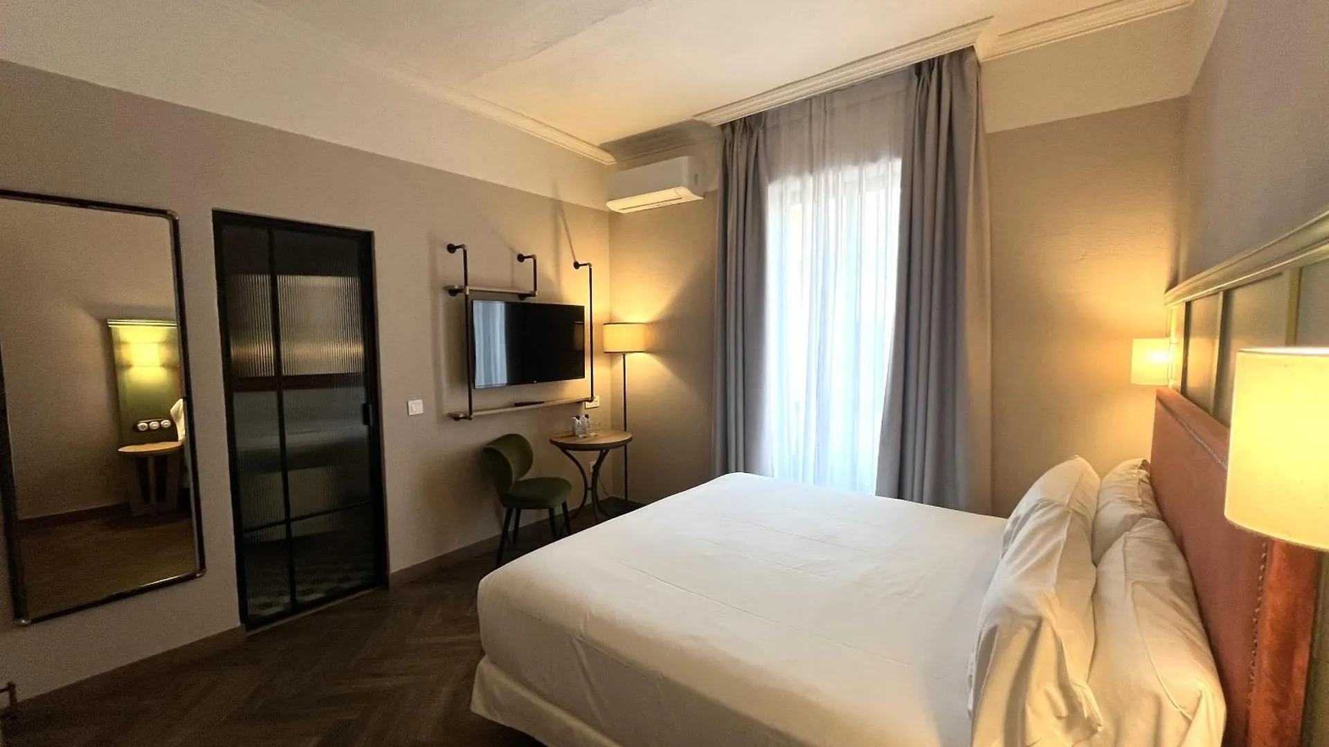 The Honest Hotel & Apartments Sevilla Spanien