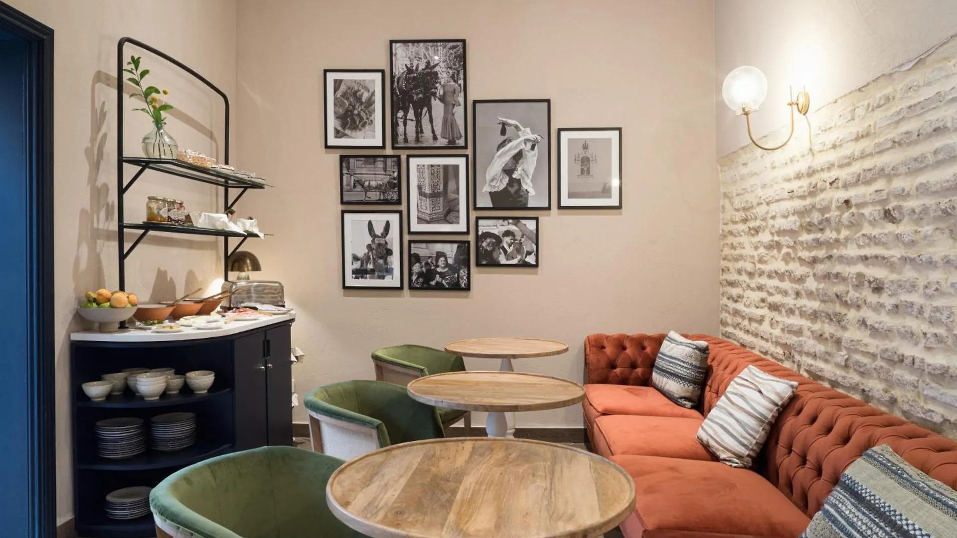 The Honest Hotel & Apartments Seville