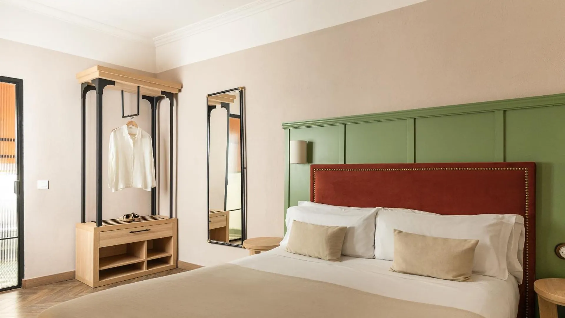 The Honest Hotel & Apartments Seville