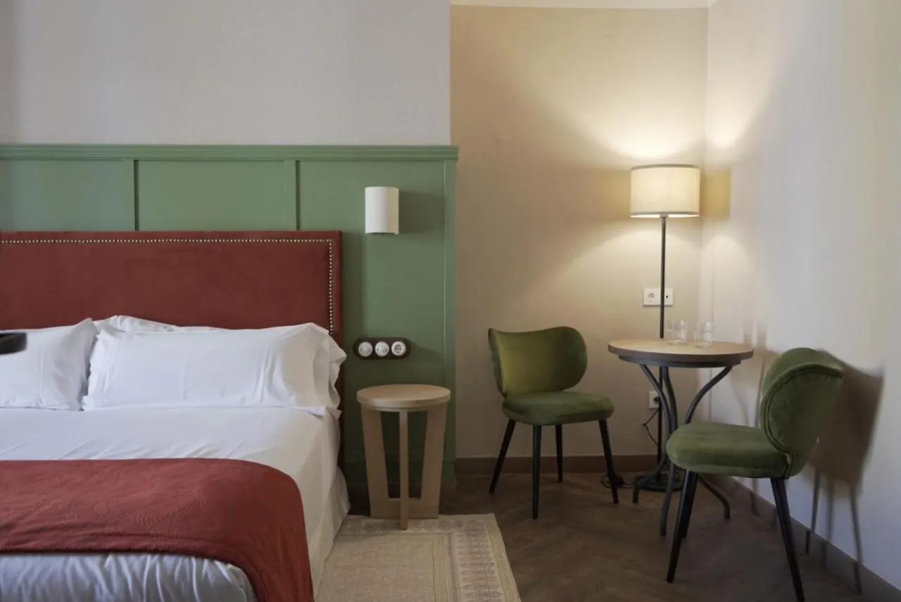 The Honest Hotel & Apartments Sewilla