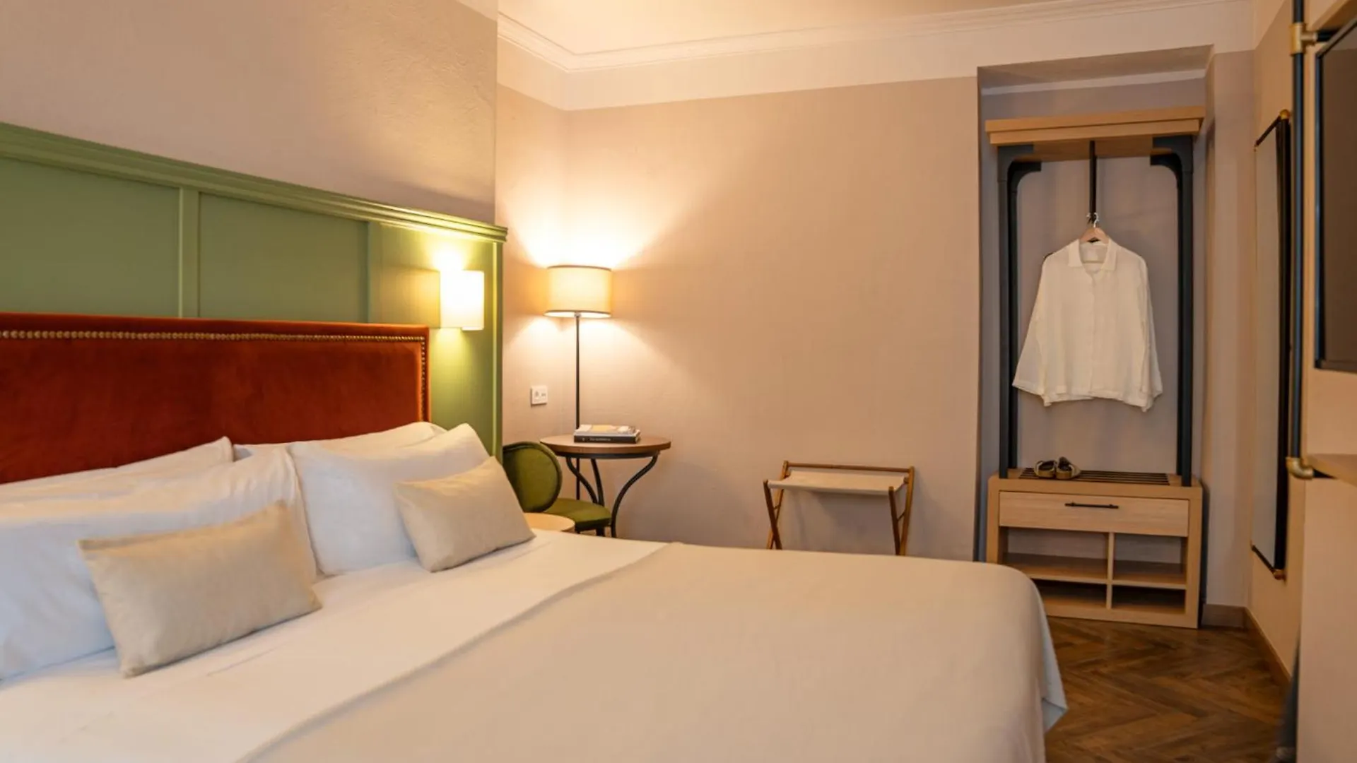 The Honest Hotel & Apartments Sewilla
