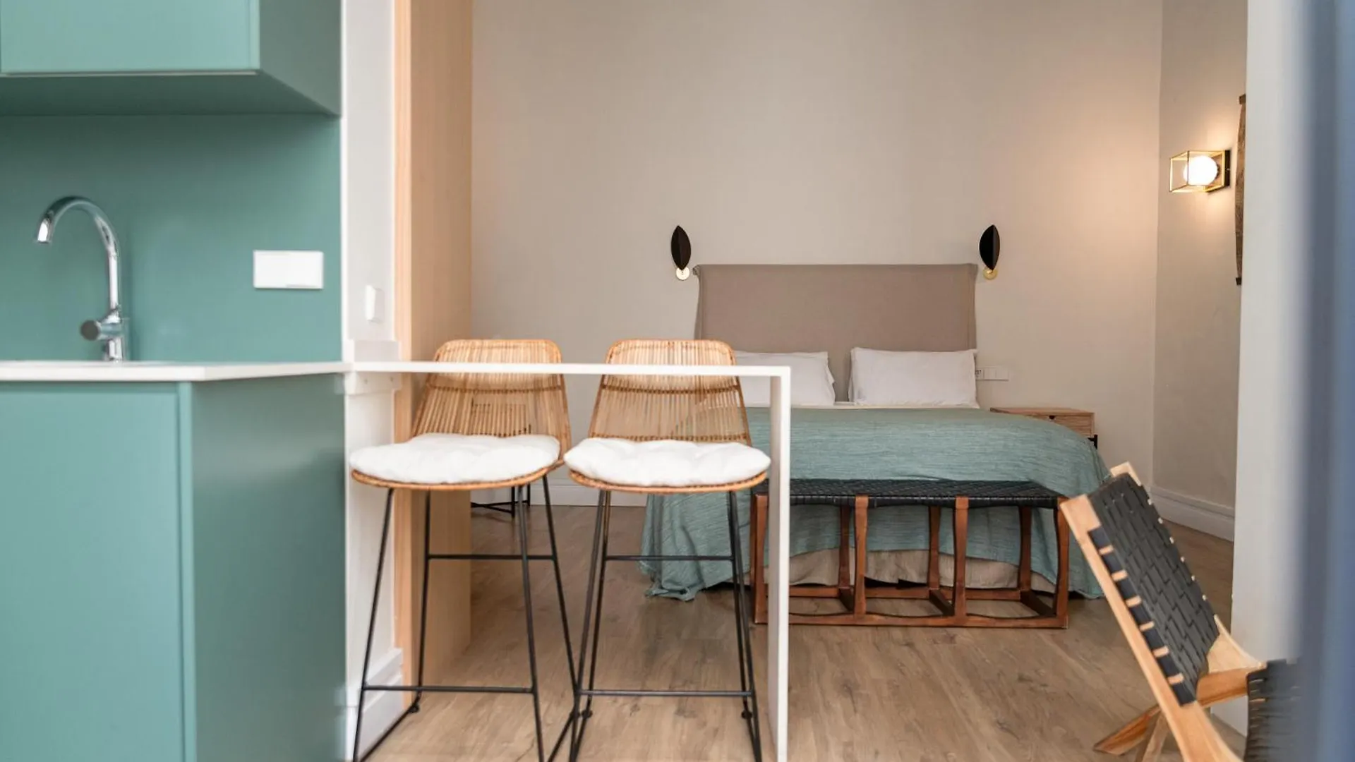 The Honest Hotel & Apartments Sewilla